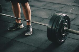 Ćwiczenia izometryczne: korzyści, techniki i zastosowanie w rehabilitacji